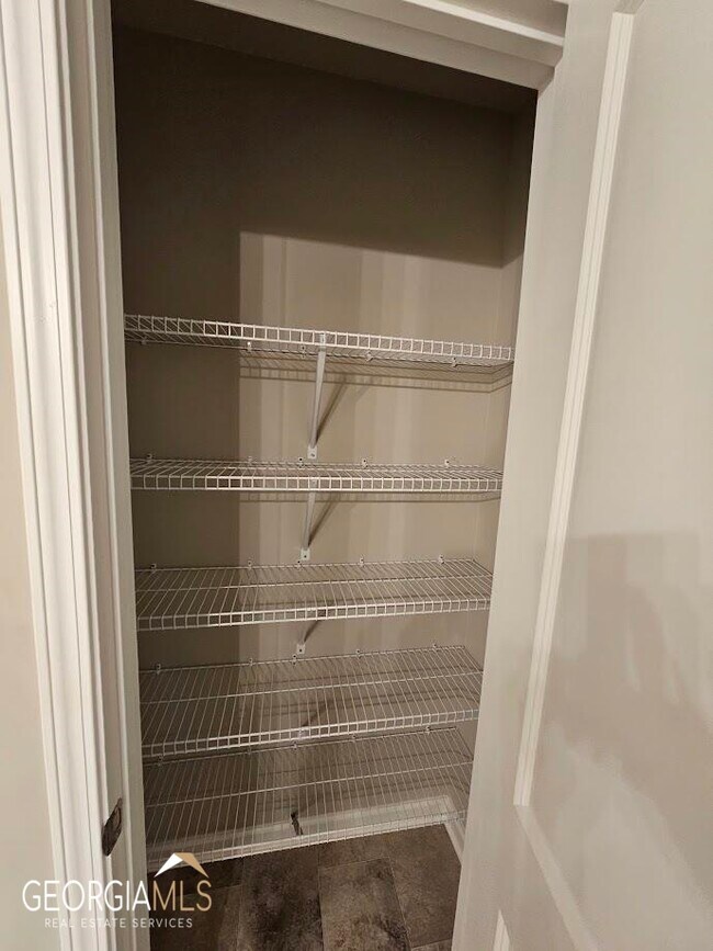 Building Photo - 6 Iron Dr