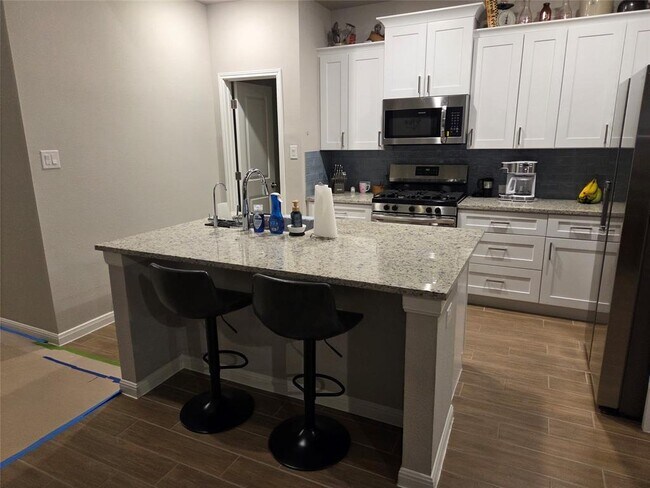 Building Photo - 208 Comet Pointe Dr