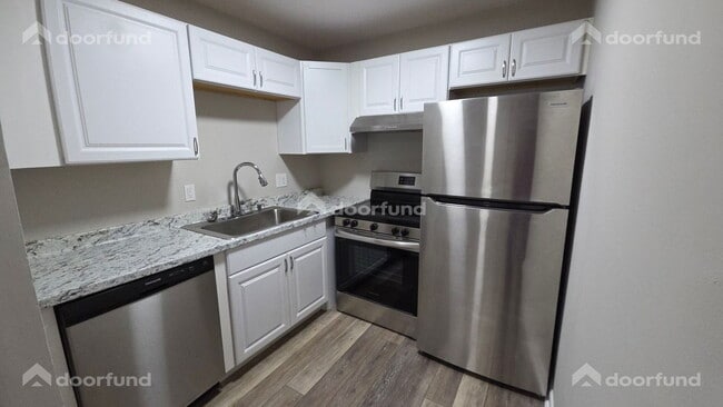 Building Photo - 208 Columbus St