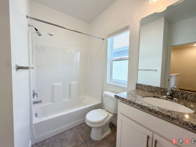 Building Photo - Beautiful Home in Lehi