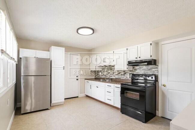 Building Photo - 1154 Miller Ave