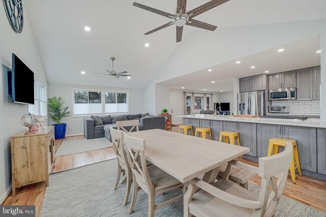 Building Photo - 6812 Beechview Dr