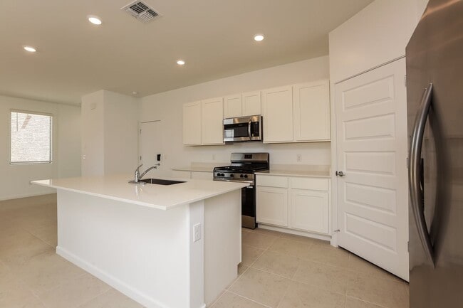 Building Photo - 7070 W Joycliff Way