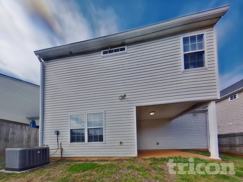 Building Photo - 220 Oak Grove Way