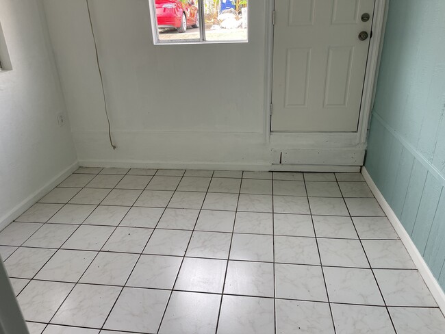 Building Photo - 216 E Mission Rd