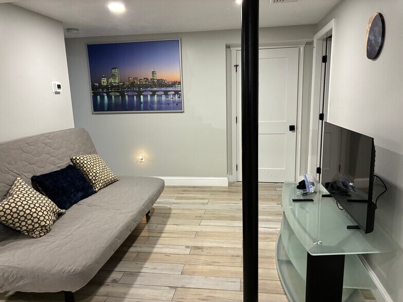 Building Photo - 89 Britton Ave