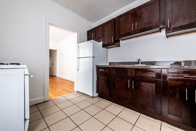 Building Photo - 7924 S Vernon Chicago, IL 60619