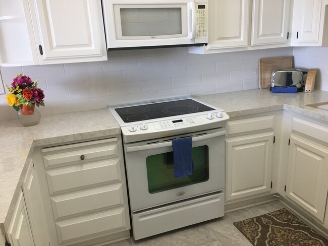 Newly remodeled kitchen - 969 Hilgard Ave