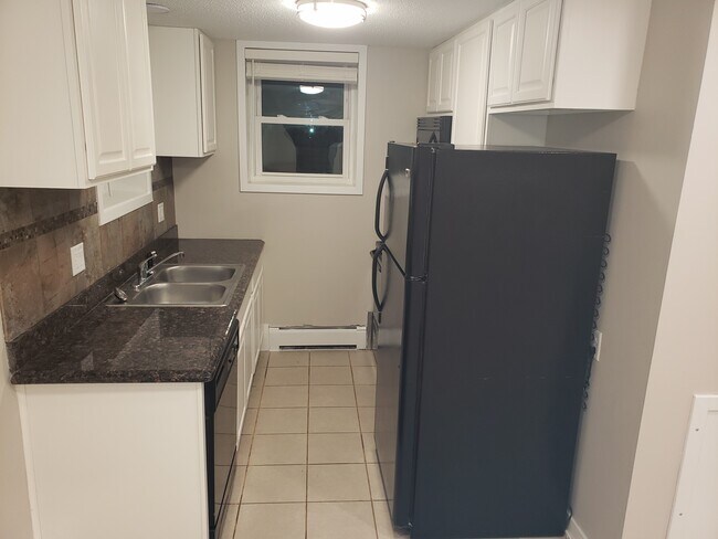 Kitchen - 797 Clayland St