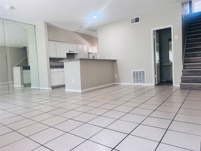 Building Photo - 7352 Regency Square Ct