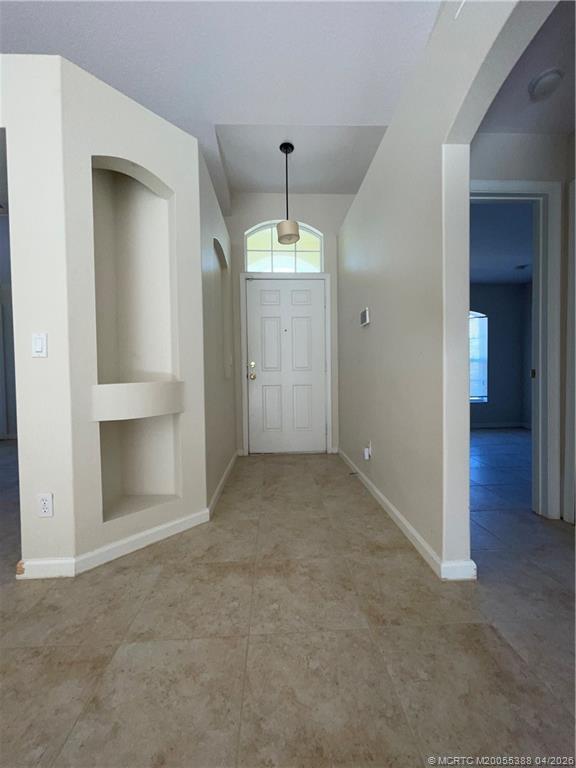 Building Photo - 456 SW Prado Ave