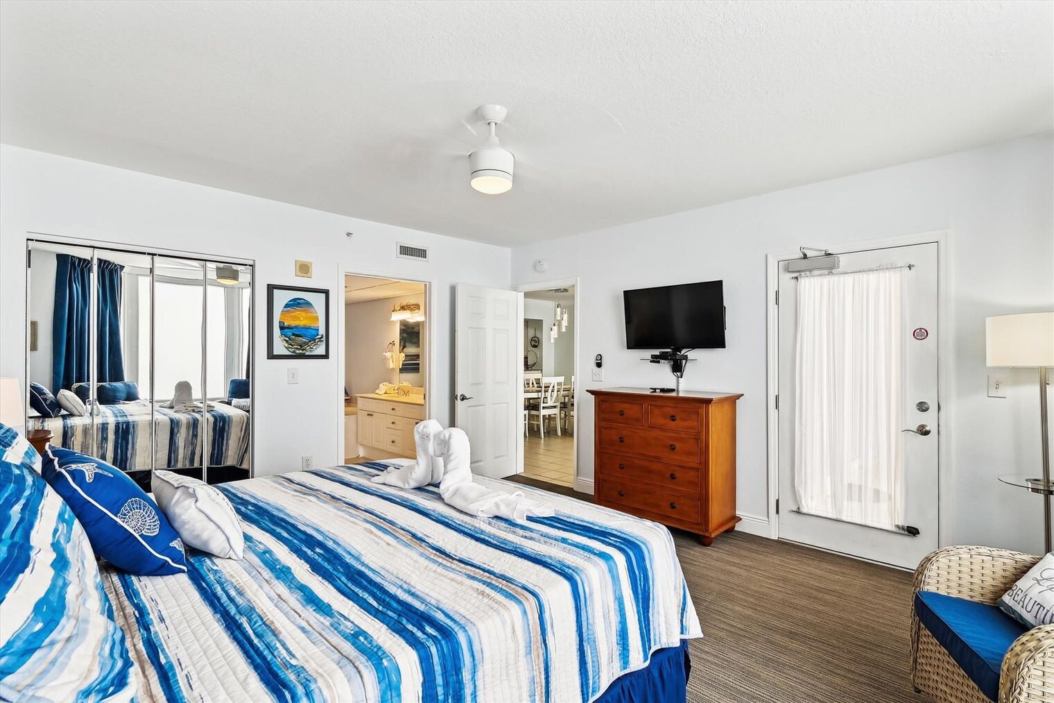 Building Photo - 14701 Front Beach Rd