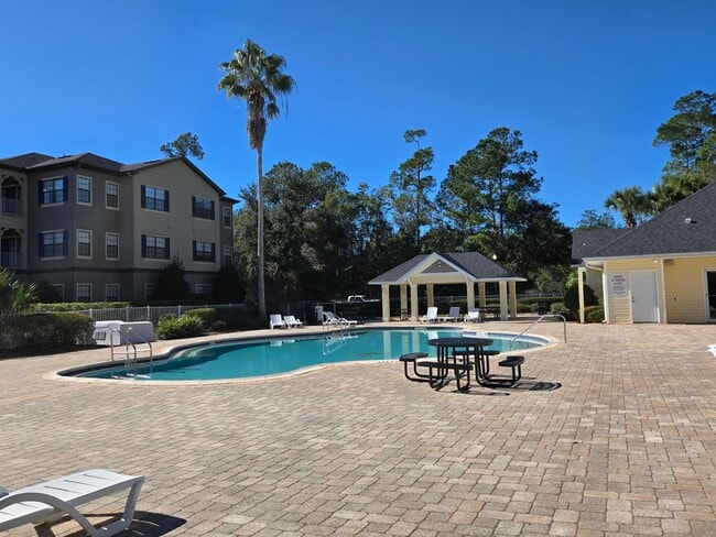 Building Photo - 1 Bed / 1.5 Bath – Magnolia Place | 2-Story Unit in GREAT LOCATION!