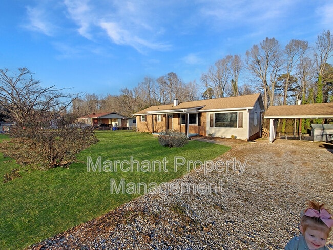 Building Photo - 1104 Dorothy St