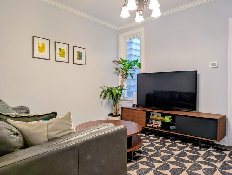 Building Photo - 156 Mercer St