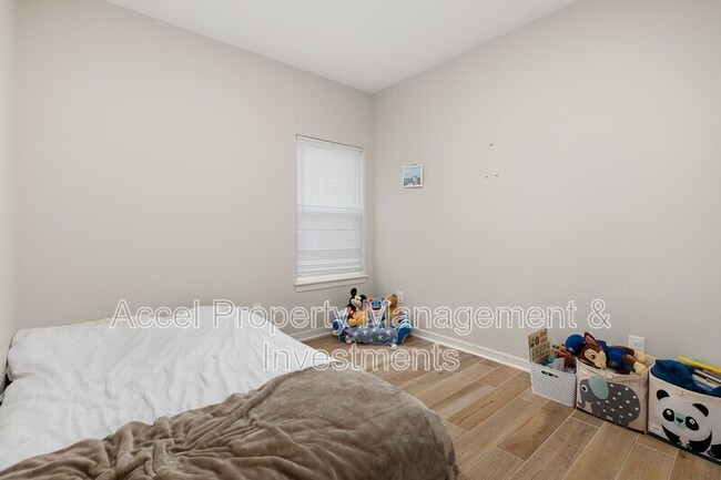 Building Photo - 8410 N 33rd Ln
