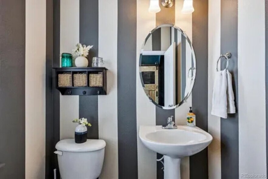 Building Photo - 3751 S Dayton St