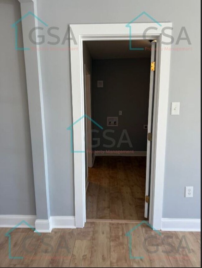 Building Photo - 3 Bedroom 2 Bathroom Home Minutes from Downtown Spartanburg