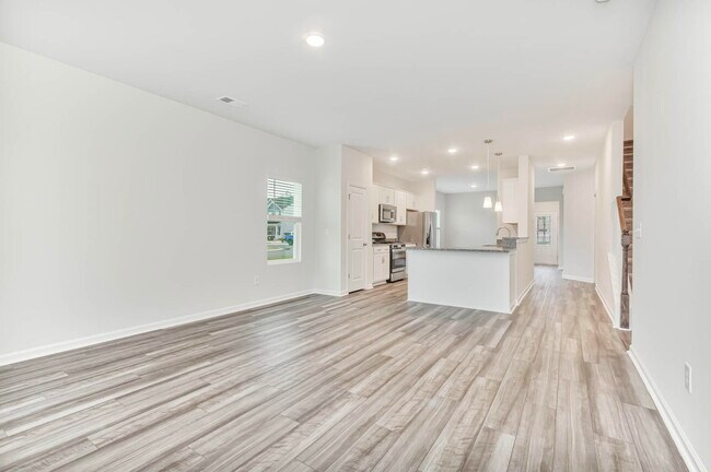 Building Photo - 1129 Boswell Ct