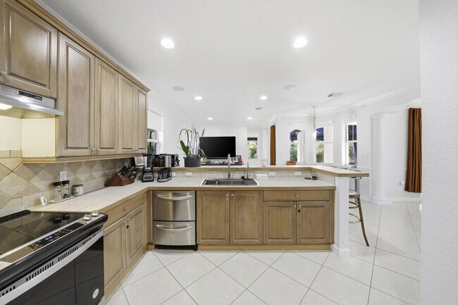 Building Photo - 16372 SW 62nd Ter