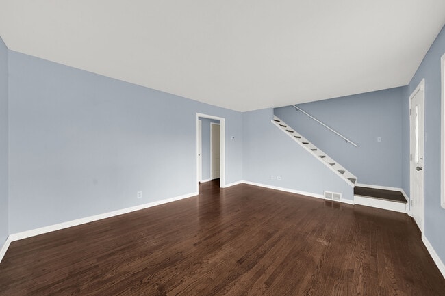 Building Photo - 4933 S Lockwood Ave