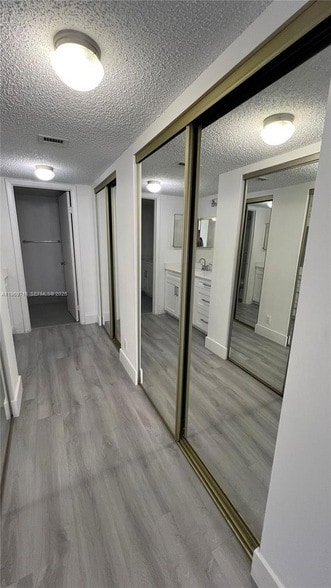 Building Photo - 9811 Westview Dr