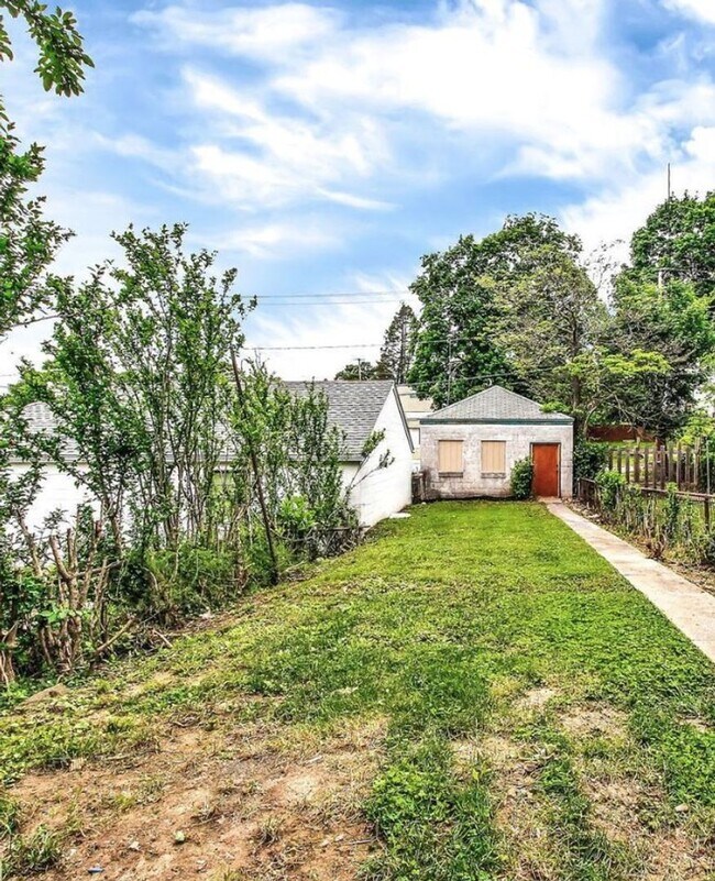 Building Photo - Bright 4 Bedroom, 1.5 Bath Home in Enola Pa!