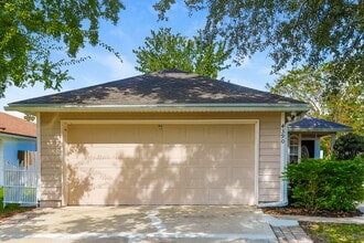 Building Photo - 4390 Hanging Moss Dr