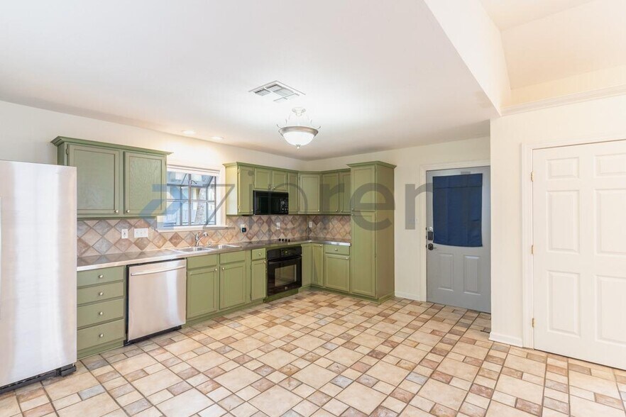 Building Photo - 703 Nelray Blvd