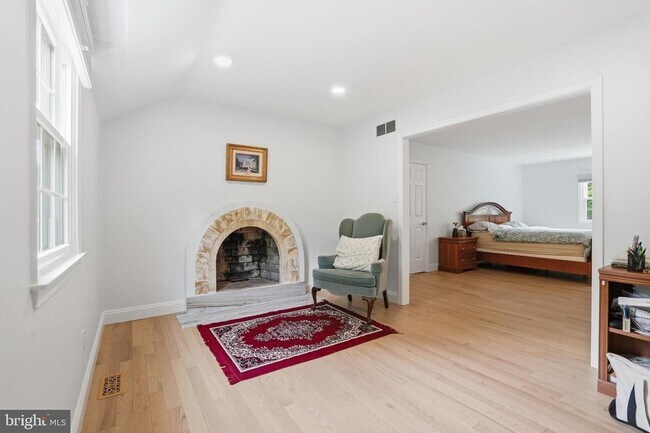 Building Photo - 1316 Heller Dr