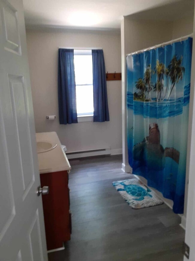 Building Photo - 46 Willow St