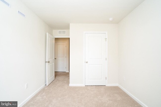 Building Photo - 172 Mazzeo Dr