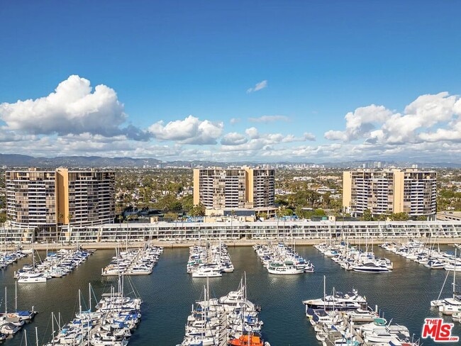 Building Photo - 4316 Marina City Dr