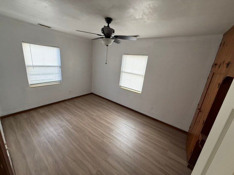 Building Photo - 69 E Seminole Ave