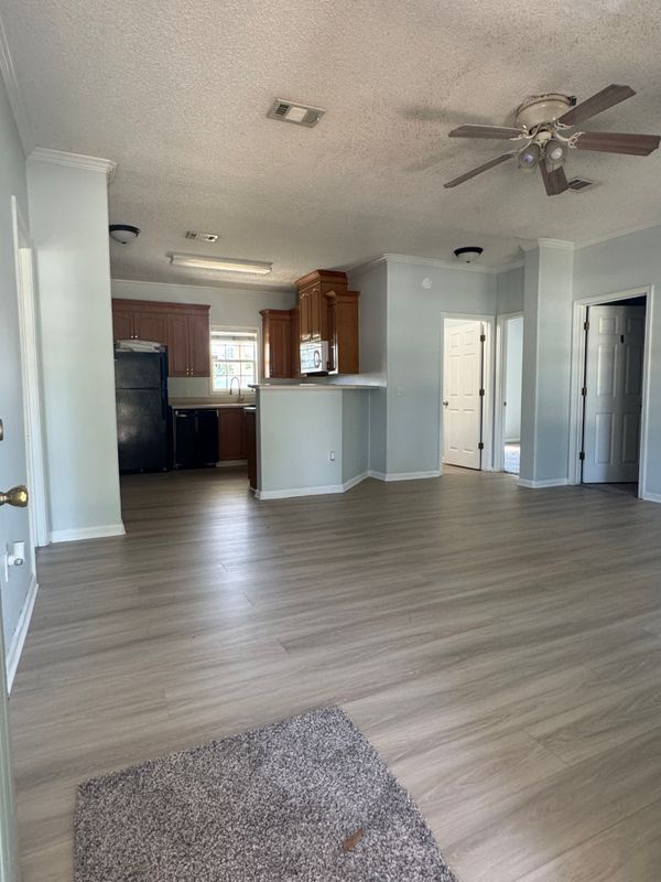 Building Photo - 1130 Grapefruit Rd SE