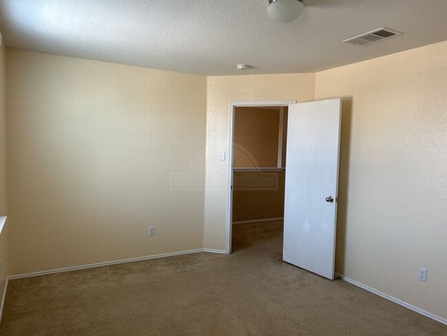 Building Photo - 204 W Gemini Ln