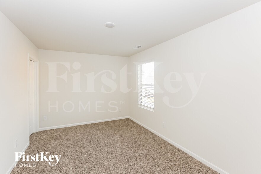 Building Photo - 10717 Rivergate Dr NW