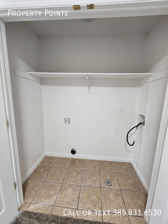Building Photo - 1587 S 2000 W