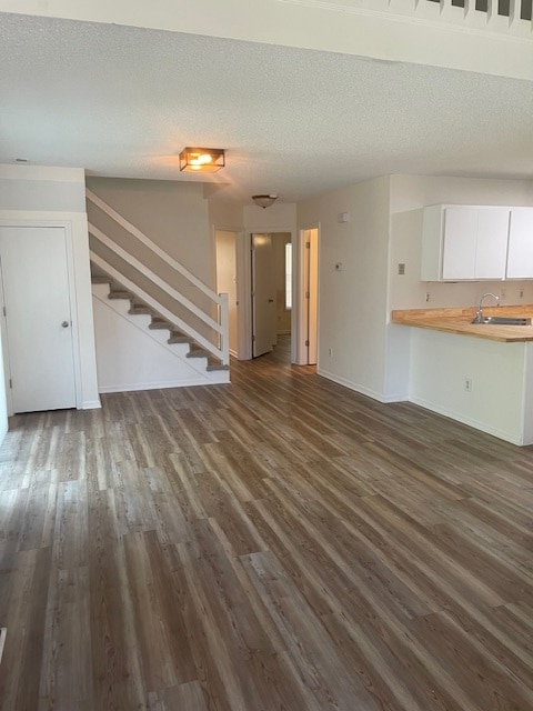 Building Photo - 137 Village Ct