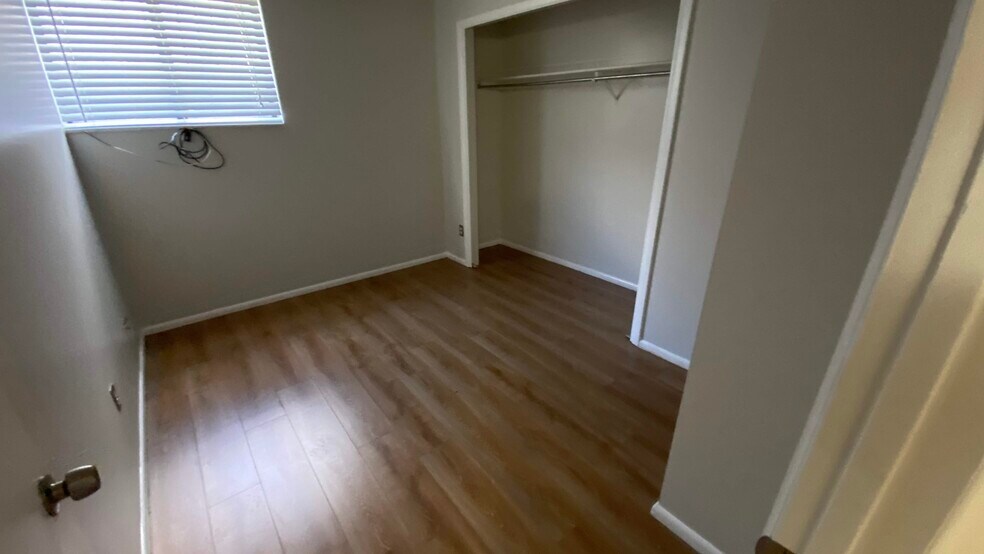 Building Photo - 7567 S 2160 E