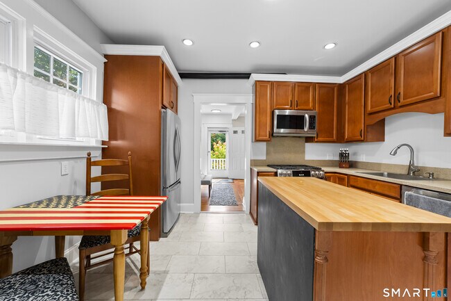 Building Photo - 3 Park Pl