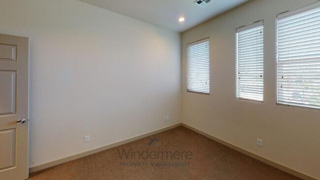 Building Photo - Luxury Townhome located in the Vue 22 Comm...