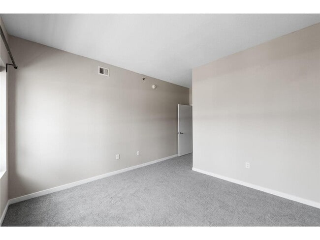 Building Photo - 929 Portland Ave