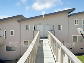 Building Photo - 110 Avian Dr