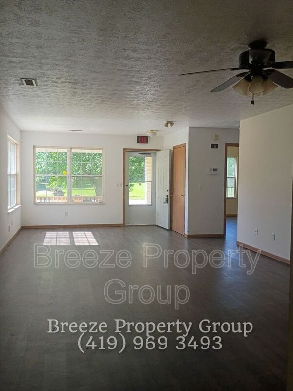 Building Photo - 546 Breaden St