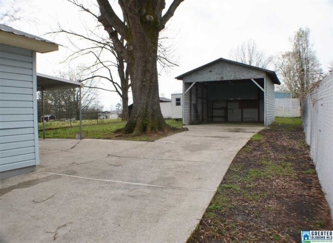 Building Photo - 416 Perman St SW