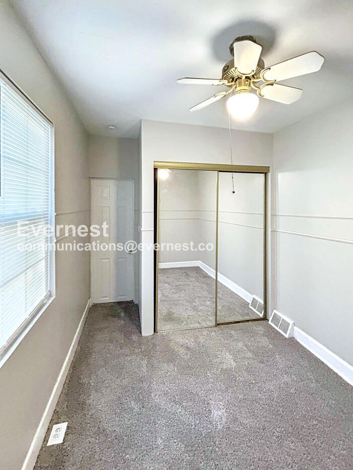 Building Photo - 3295 W 46th St