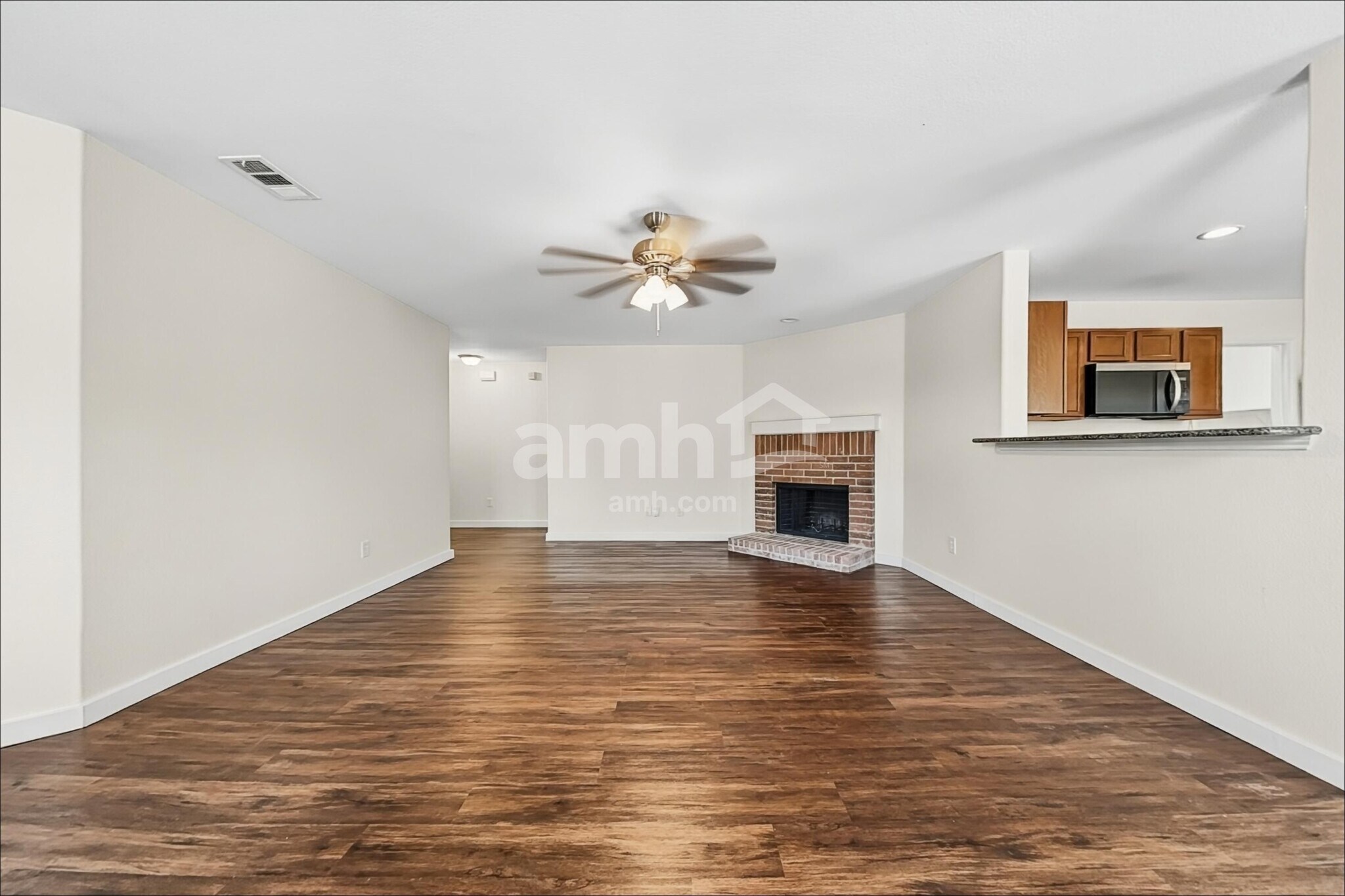 Building Photo - 803 Windflower Dr