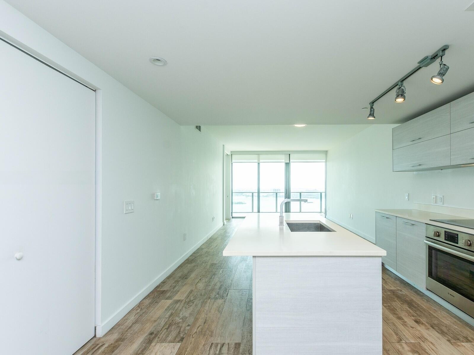 Building Photo - 650 NE 32nd St