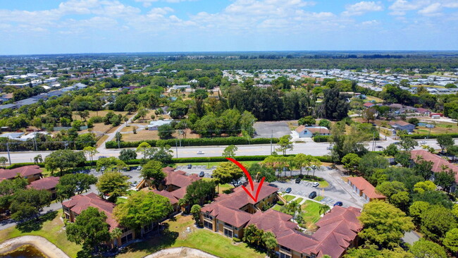 Building Photo - 4847 Via Palm Lakes
